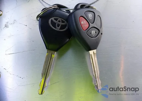 2010 Toyota Matrix S z USA, uszkodzony, nr VIN 2T1KE4EE8AC045149